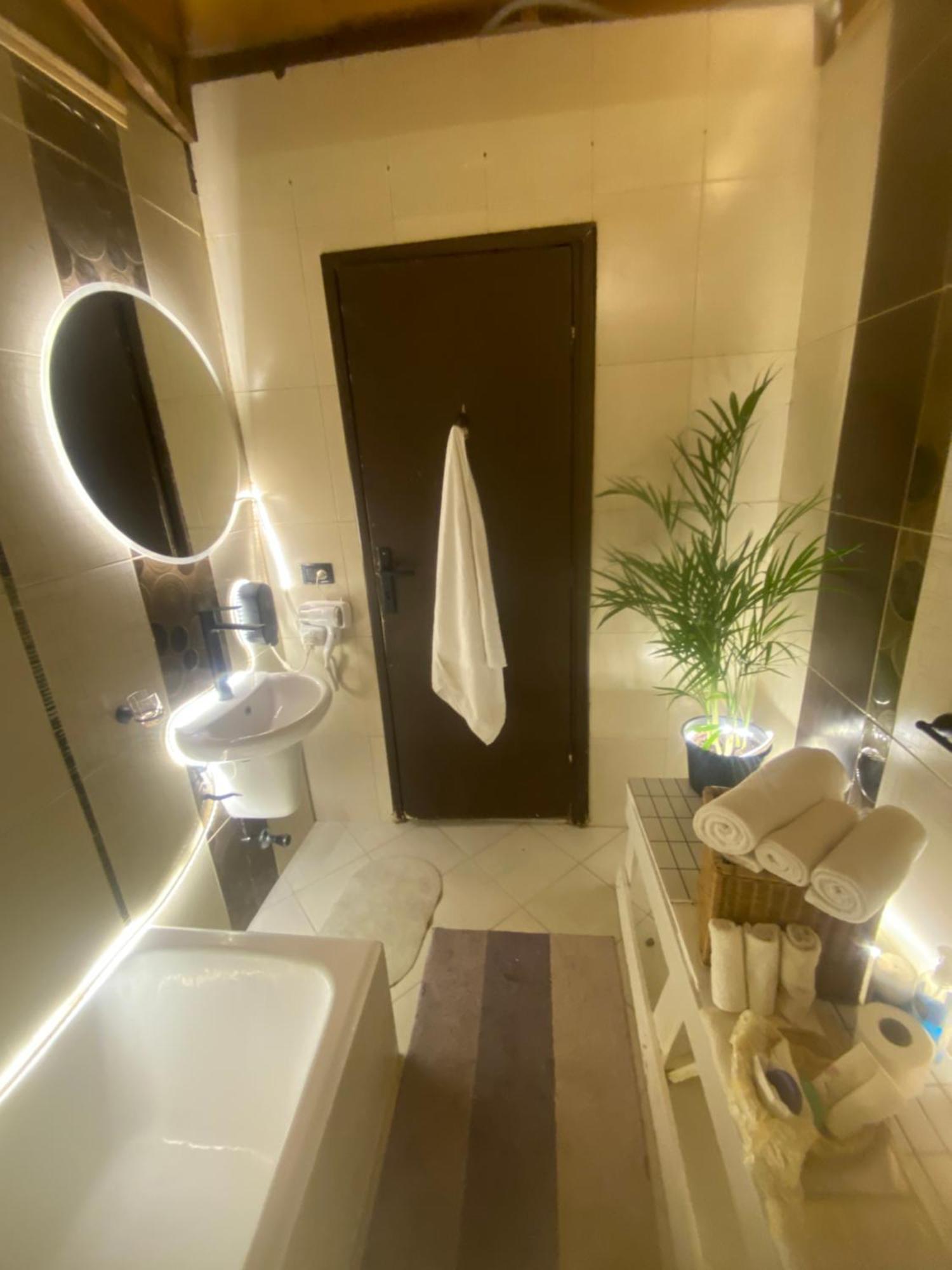 Airport Rooftop Club Luxurious Rooms And Studios Cairo Exterior photo